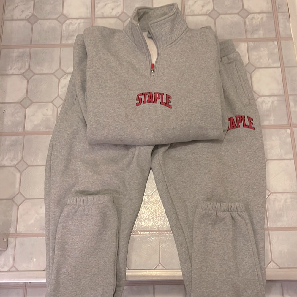 STAPLE SWEATSUIT